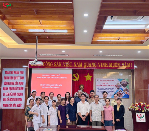 LỄ KẾT NẠP TÂN ĐẢNG VIÊN CHI BỘ BỆNH VIỆN ĐA KHOA TÂM PHÚC